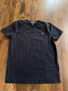 Hollister Men's Short Sleeve Crew Tee - Black with Small White Logo